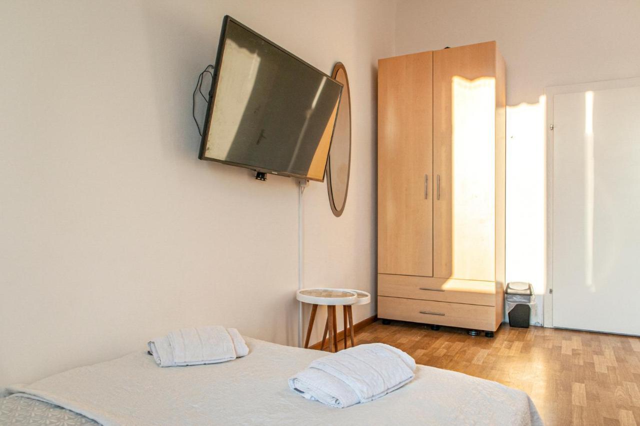 Joyful 2Br Shared Apt Near Millenium Tower & Danube River Wina Bagian luar foto